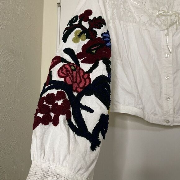 FREE PEOPLE Meadows Embroidered Top Lace Boho Bishop Sleeve Crop small - Picture 4 of 7